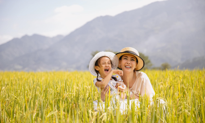 Hà Kiều Anh đưa ba con khám phá Mù Cang Chải