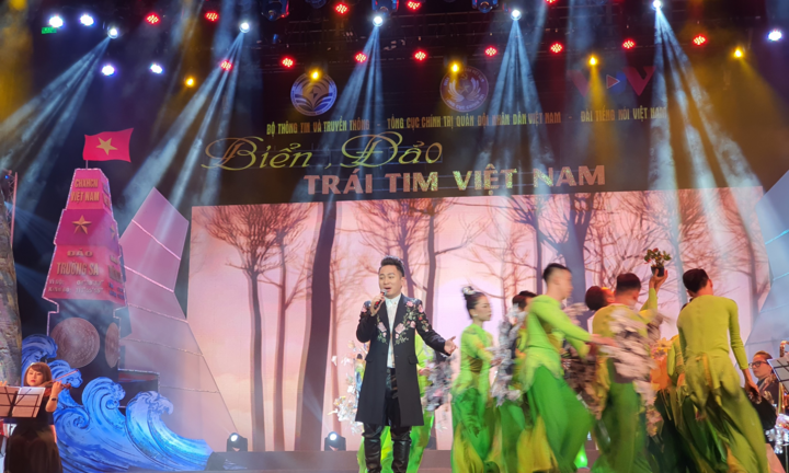 Mỹ Linh, Tùng Dương hát về biển, đảo