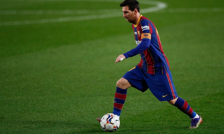 Messi cân bằng kỷ lục của Pele