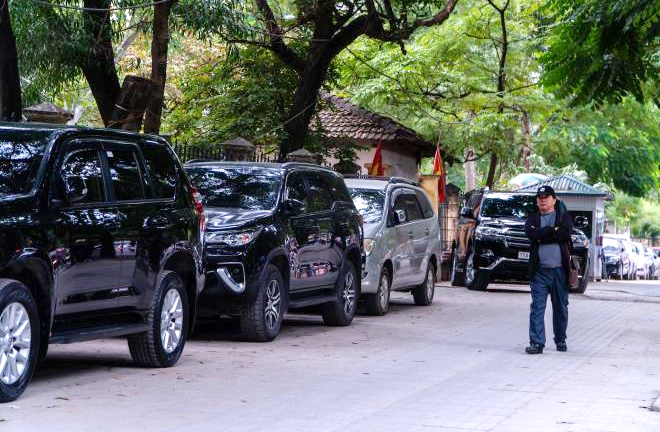 Vỉa hè cải tạo khang trang bị biến thành bãi đỗ xe: Thành ủy Hà Nội lên tiếng