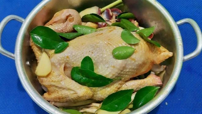 Tuyệt chiêu luộc gà không cần nước