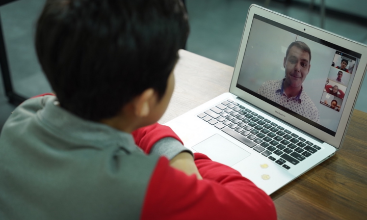 Học sinh Việt học trực tuyến sẽ được cấp bằng phổ thông Mỹ