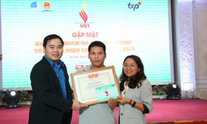 Trao bằng khen cho 64 thanh niên khuyết tật tiêu biểu