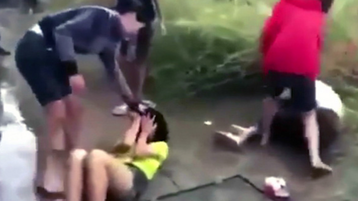 Video: Phẫn nộ nữ sinh ở Đồng Nai bị hai phụ nữ đánh dã man