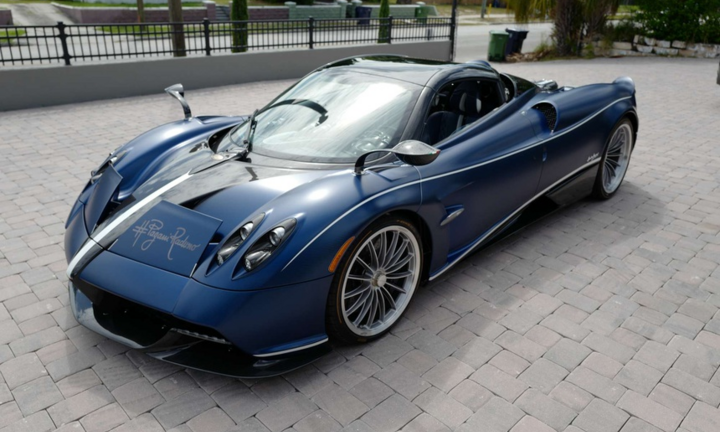 Pagani Huayra Roadster đời 2019 được bán đấu giá 2,1 triệu USD