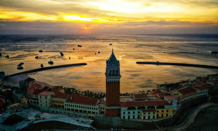 Trực tiếp: Cùng loạt sao Việt đón giao thừa tại New Year Countdown 2021 Phú Quốc