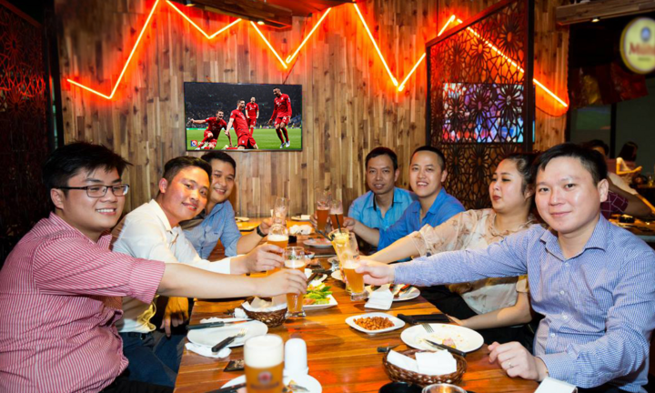 Next Media mang không khí bóng đá Đức tới 4 cơ sở của Vuvuzela tại Hà Nội