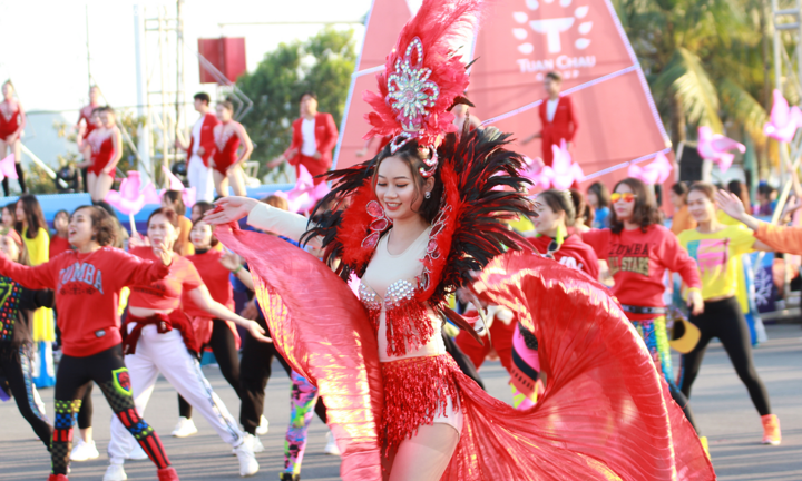 Mãn nhãn Carnaval mùa đông lần đầu tiên tổ chức ở Hạ Long