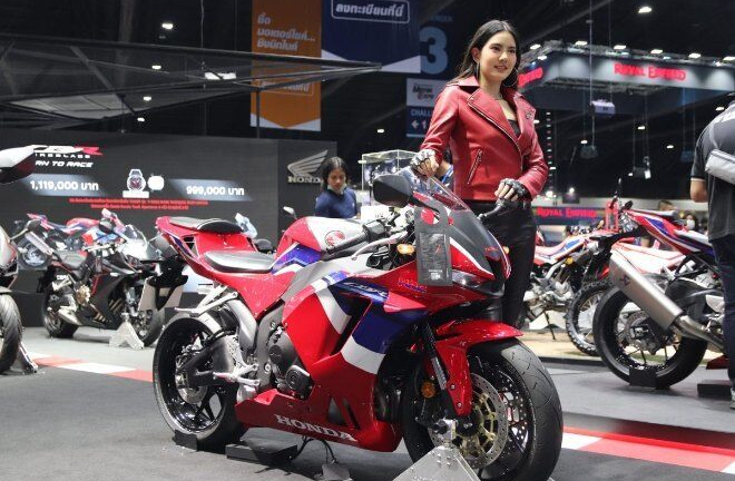 Xe Honda CBR600RR 2021 giá 422 triệu đồng có gì nổi bật?
