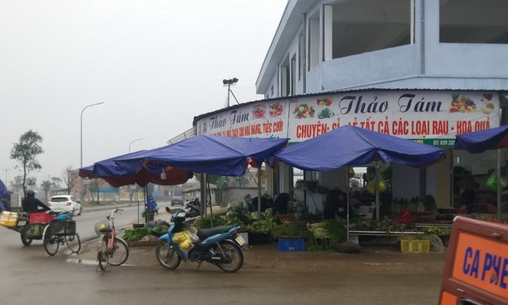 Trung tâm thương mại tổ chức họp chợ trái phép, 500 tiểu thương Hà Tĩnh bức xúc