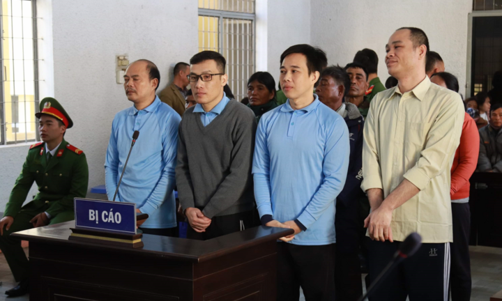 Cán bộ xã 'bắt tay' dân chiếm đoạt tiền dự án ngàn tỉ