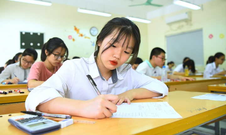 Thi vào lớp 10: Khi nào Hà Nội chốt thời gian và số môn thi?