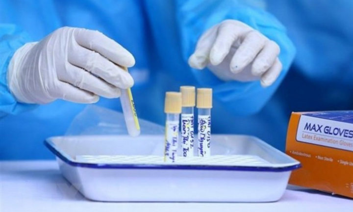 Xét nghiệm COVID-19 với phóng viên đưa tin tại Đại hội Đảng XIII