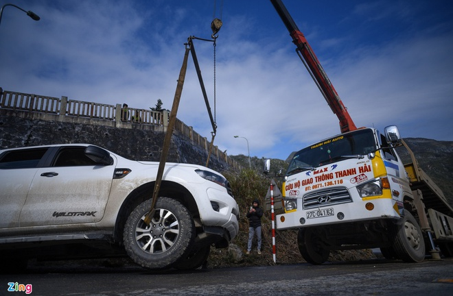 Tài xế cần làm gì khi đi trong sương mù, mặt đường đóng băng?