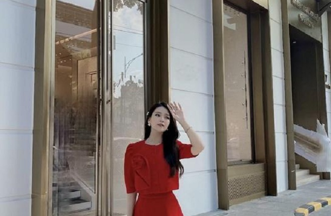 Ami Lamour: Bộ sưu tầm mẫu đầm cuốn hút phái đẹp công sở