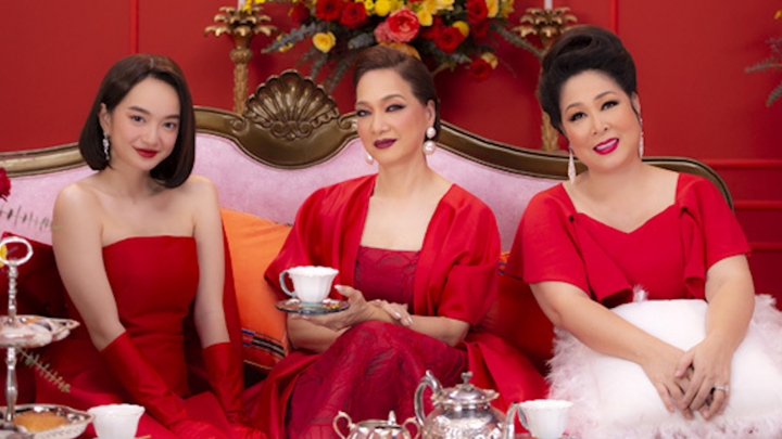 Video: NSND Lê Khanh, Hồng Vân đọc rap chúc Tết