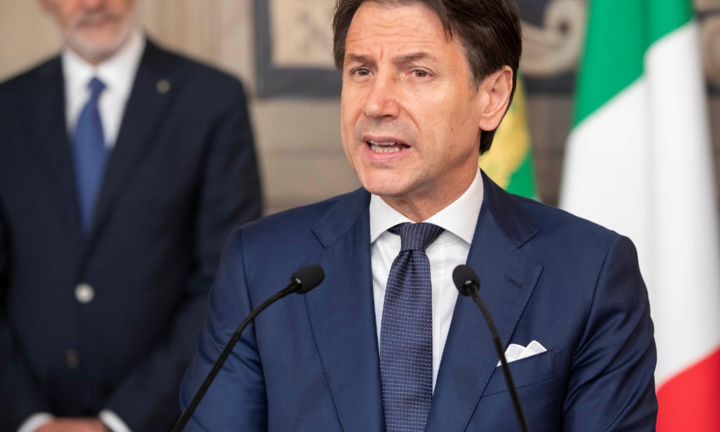 Thủ tướng Italy Giuseppe Conte từ chức