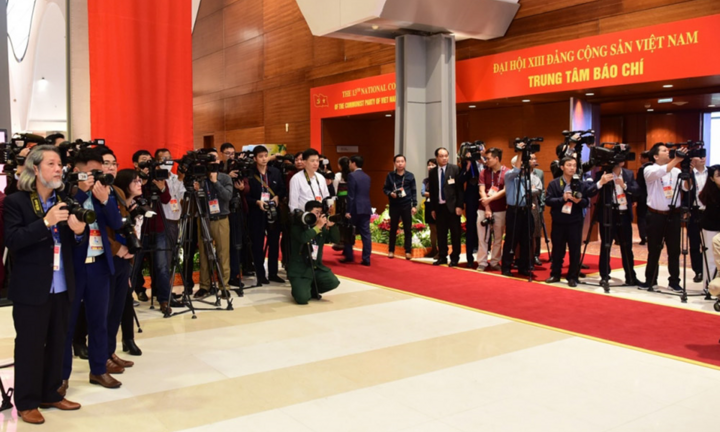 Ảnh: 500 phóng viên tác nghiệp tại phiên khai mạc Đại hội XIII của Đảng