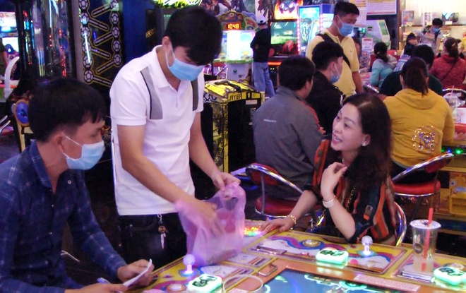 Bắt 40 người đánh bạc qua game bắn cá trong trung tâm thương mại 