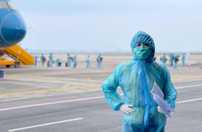 Ê-kíp 'Chiều cuối năm' tác nghiệp tại sân bay Vân Đồn, đại diện VTV lên tiếng