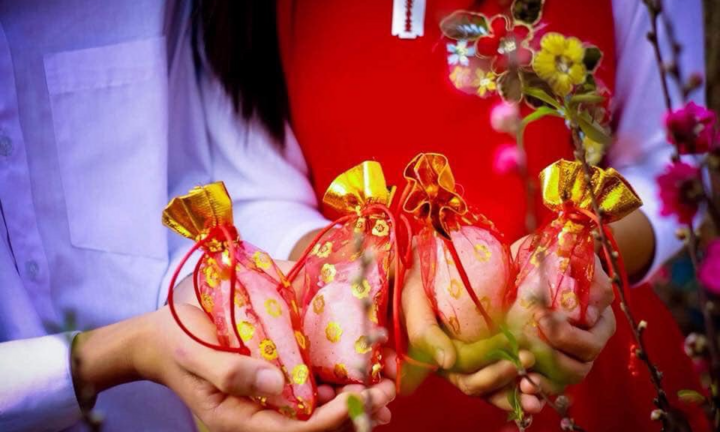 Đầu năm mới, dân gian thường làm gì để lấy may?