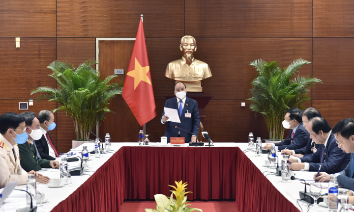 Thủ tướng họp khẩn về COVID-19 tại nơi tổ chức Đại hội Đảng XIII