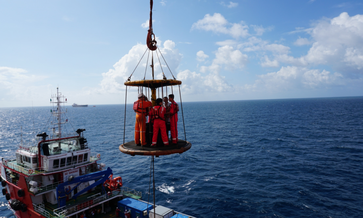 Xuân sớm trên những công trình dầu khí biển