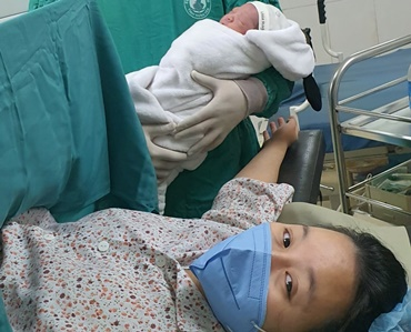 Phẫu thuật lấy thai thành công cho sản phụ trong khu cách ly tại Hưng Yên