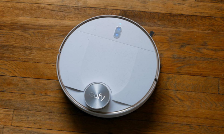 Đánh giá Eufy RoboVac L70 Hybrid: Làm sạch thông minh hơn