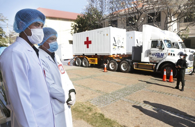 Thủ tướng Hun Sen tiêm vaccine COVID-19 của Trung Quốc