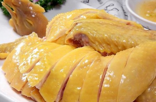 Bí quyết chặt thịt gà đẹp cho mâm cỗ Tết Tân Sửu 2021