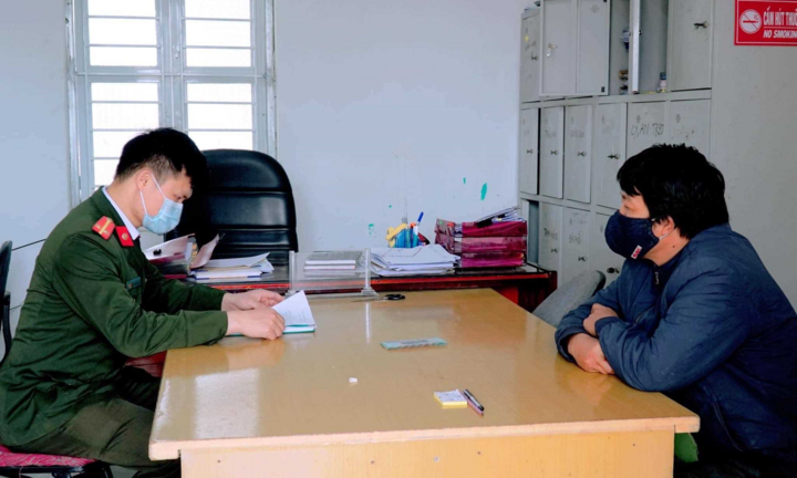 Trốn chốt kiểm soát dịch COVID-19 về nhà lấy đồ, người đàn ông bị phạt 25 triệu