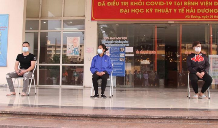 Ba bệnh nhân COVID-19 đầu tiên ở tâm dịch Hải Dương được công bố khỏi bệnh