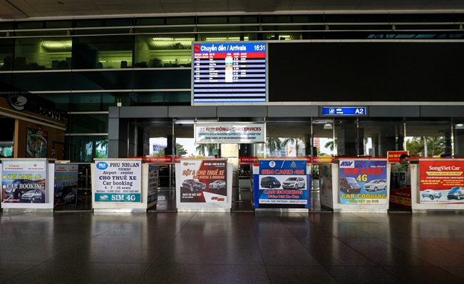 Giáp Tết, ga quốc tế Tân Sơn Nhất vẫn vắng lặng như tờ