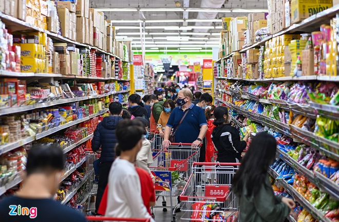 Ảnh: Chen chúc mua sắm trong ngày thứ bảy cuối cùng của năm Canh Tý