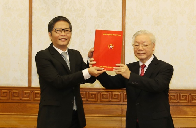 Bộ trưởng Trần Tuấn Anh nhận quyết định làm Trưởng ban Kinh tế Trung ương