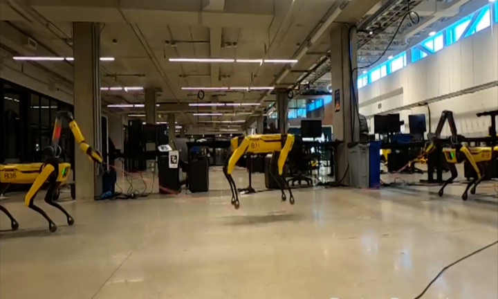 Video: Robot ở Mỹ nhảy dây điệu nghệ như con người