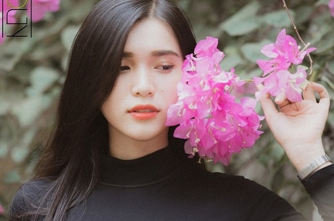 Hot girl Nhạc viện TP.HCM xinh đẹp, đa tài khiến bao chàng trai mê mẩn
