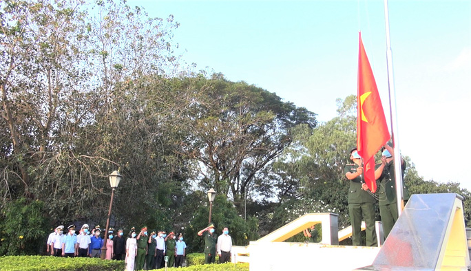 Lễ 'Chào cờ chủ quyền' thiêng liêng ngày đầu năm mới 