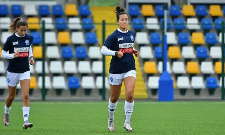 Chân dung nữ cầu thủ Việt kiều ở CLB Napoli của Italy 