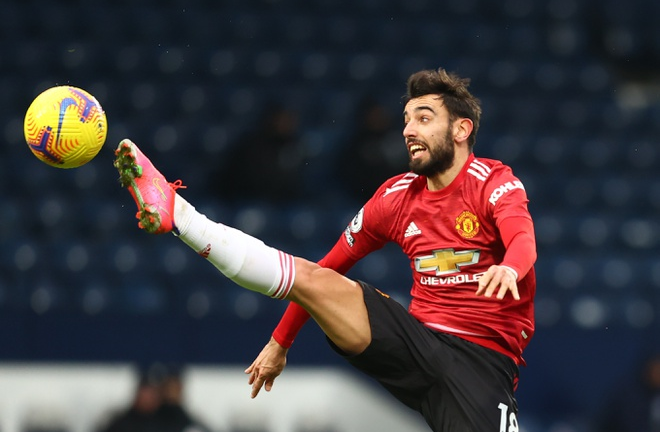 Bruno Fernandes ghi siêu phẩm, Man Utd vẫn bị West Brom cầm hòa