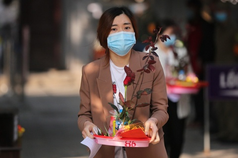 Ảnh: Nườm nượp đến chùa Hà cầu duyên trước Valentine 2021