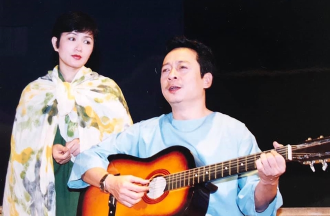 Ảnh thời thanh xuân của NSND Hoàng Dũng và Minh Hòa trên sân khấu kịch