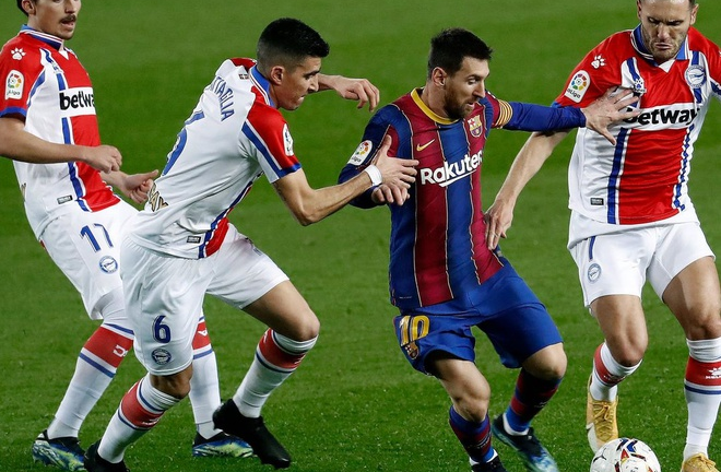 Messi bị chỉ trích sau trận Barca thua ngược