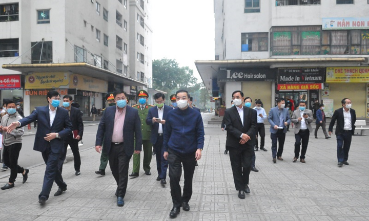 Chủ tịch Hà Nội: Xử phạt nghiêm các trường hợp không khai báo y tế