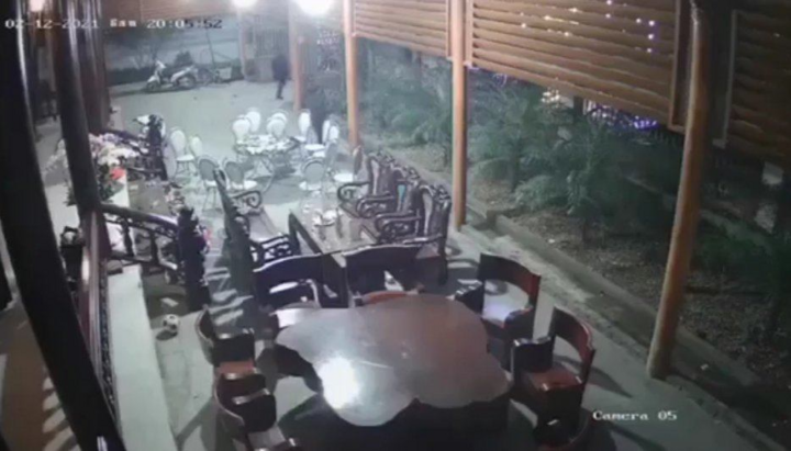 Lao vào nhà dân chém người tối mùng 1 Tết: Khởi tố 3 người