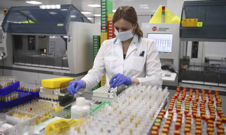 Phát hiện trường hợp đầu tiên trên thế giới nhiễm cúm gia cầm A (H5N8) ở người