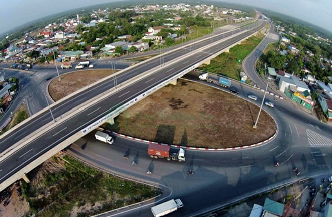 TP.HCM bán đấu giá đất ven đường mới mở: Nhà nước, người dân hưởng lợi thế nào?