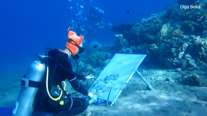 Video: Độc đáo nữ hoạ sĩ lặn xuống đáy biển để vẽ tranh