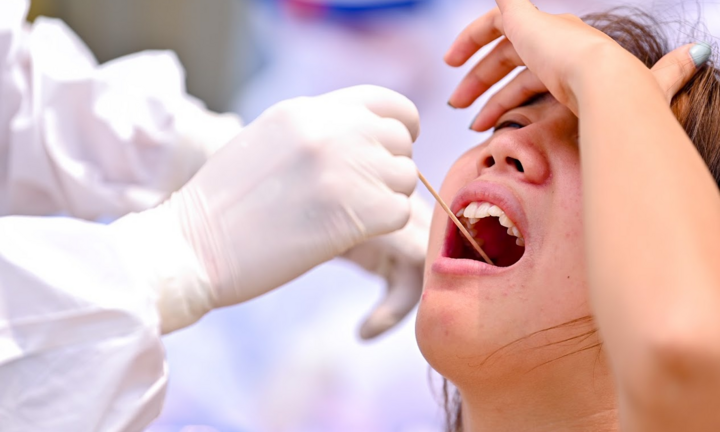 Nữ sinh ung thư gan đang điều trị tại Bệnh viện K dương tính SARS-CoV-2